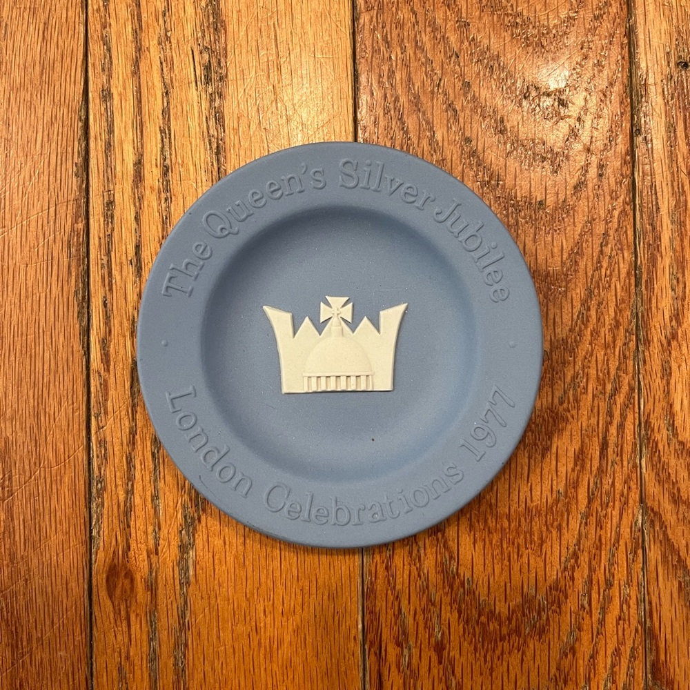 Vintage 70s Wedgwood Jasperware Elizabeth II Silver Jubilee Trinket Dish Plate - Picture 2 of 5